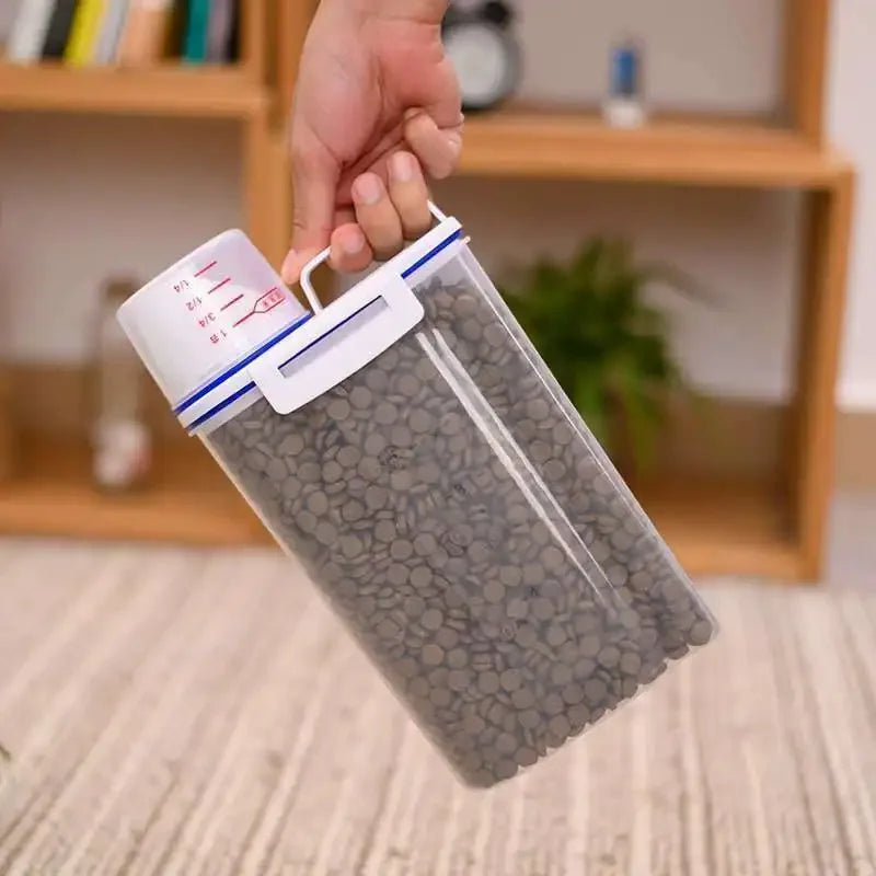 Foderbehållare med Måttkopp